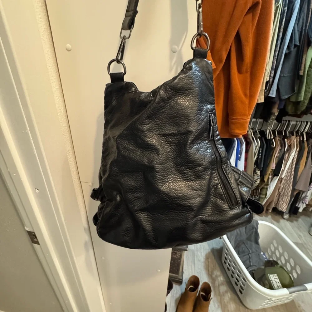 Black purse - Picture 3 of 4